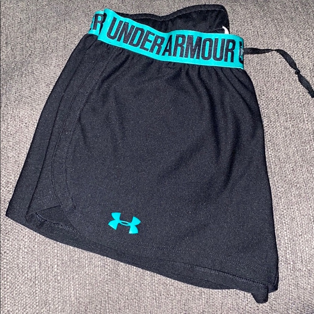 Black Under Armour Shorts - MW